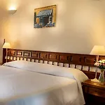 Hotel La Romarine 3*